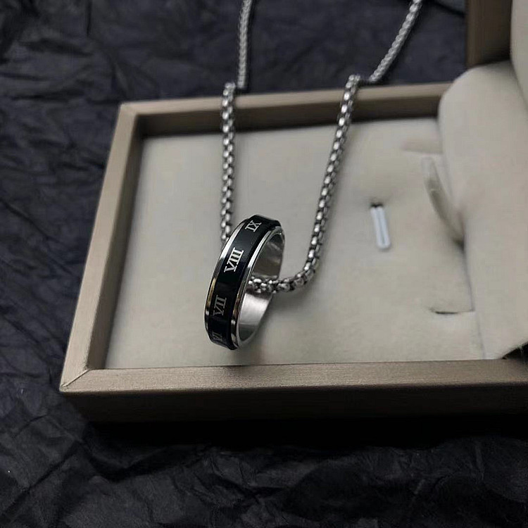 Collana con ciondolo digitale greco con anello stile Instagram per coppia di personalità hip-hop da uomo e da donna_voghion.com