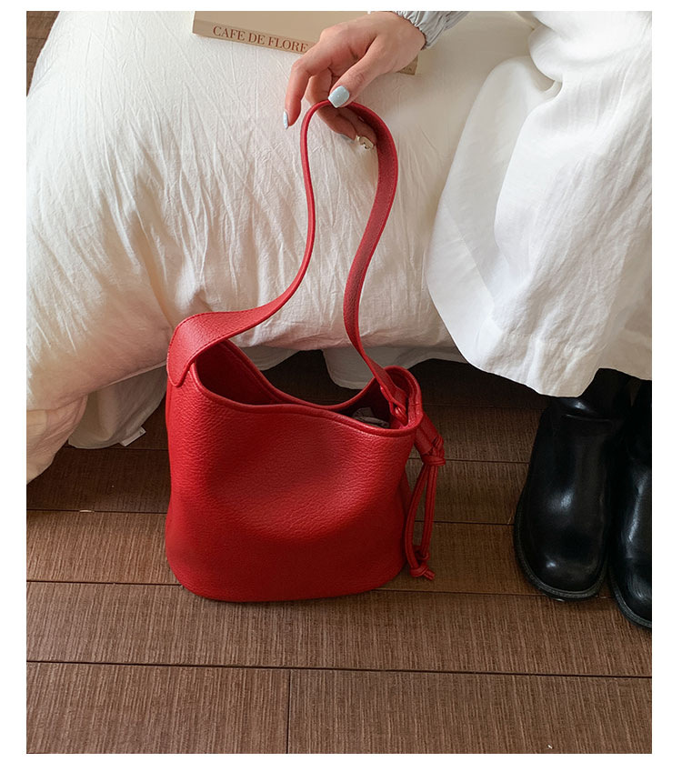 Fashionable and simple commuter small bag for women 2025 new summer versatile single-shoulder underarm bag, popular crossbody bucket bag undefined