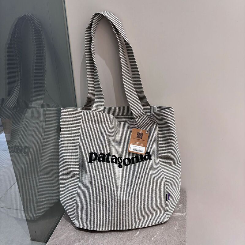 2026 New Artistic Style Patagonia Bag Casual Striped Design Single-Shoulder Canvas Bag Versatile Tote Bag