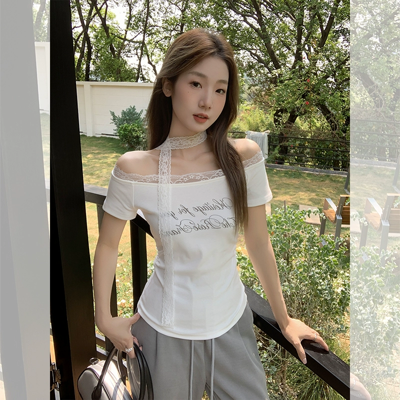 Корейский стиль, стиль чистой страсти, с наклонными плечами, однолинейная плиссированная футболка с открытыми плечами и короткими рукавами, женская летняя новая футболка с кружевной лентой на талии