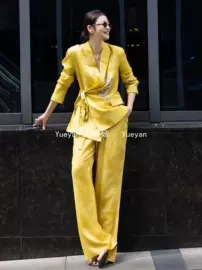 女式马甲;女式衬衫;上衣