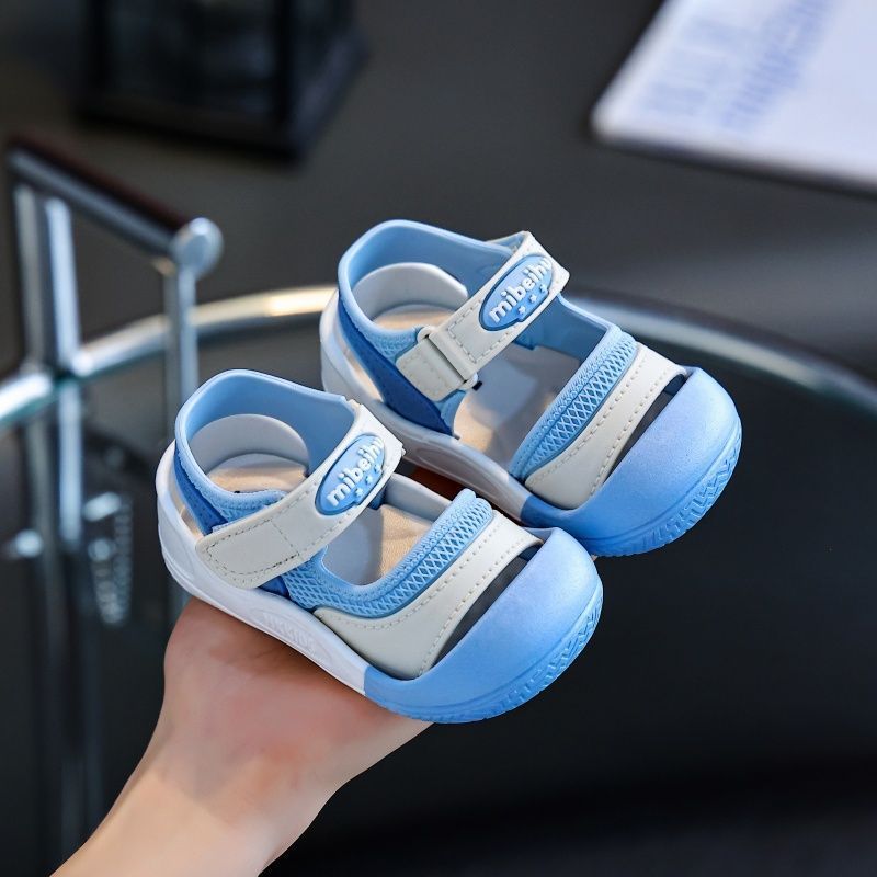 Children's sandals, boys' and girls' walking shoes, toddler sandals, closed toe, non-slip, soft sole, cartoon design, summer breathable student sandals, anti-fall-off