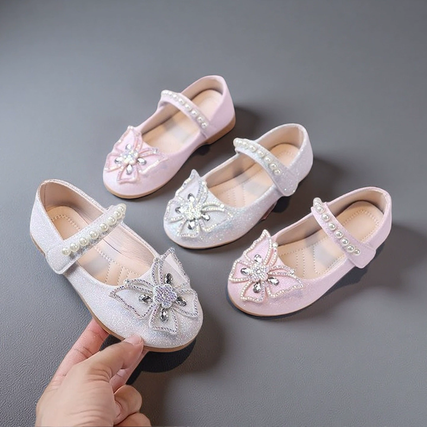 2025 Весенние кросс-бордерные новые туфли с бантом и жемчугом из кожи, детские туфли-лодочки, стильные туфли-принцессы для женщин