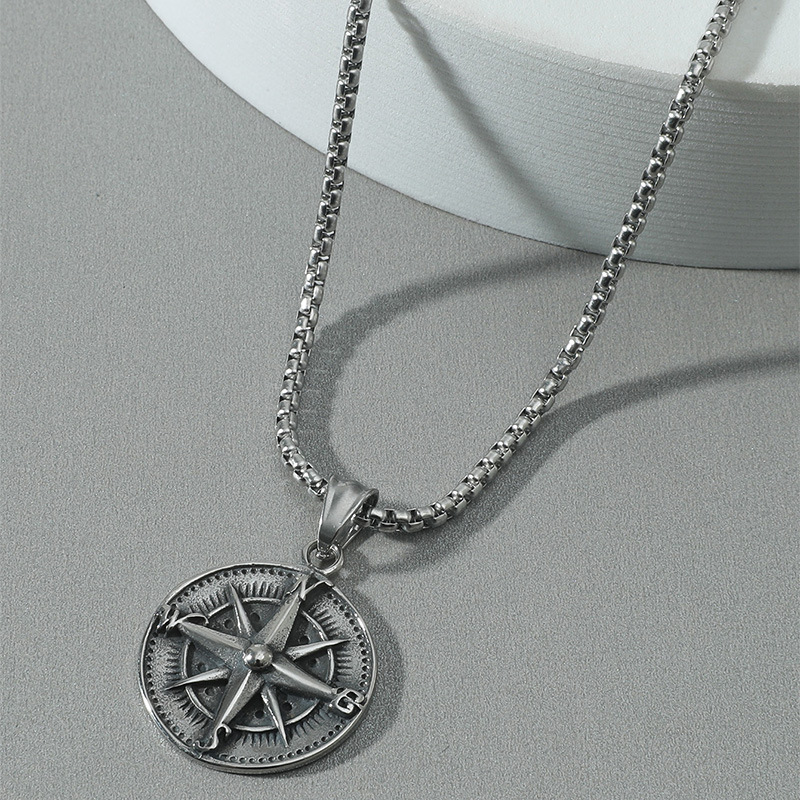 Nihaojewelry Retro Metal Eight-pointed Star Compass Pendant Necklace Wholesale jewelry