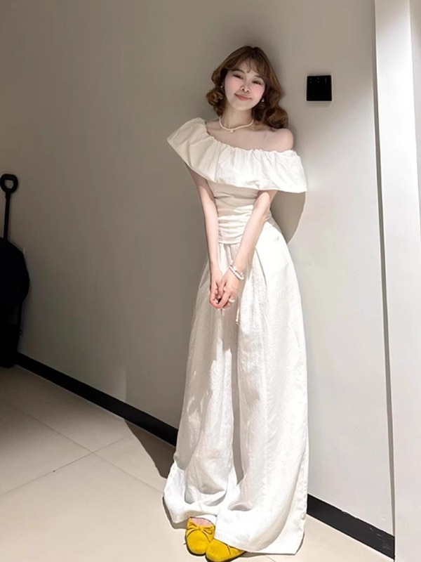 白色露肩一字肩上衣短袖t恤女2025新款甜美bm设计感纯欲风花苞领|undefined