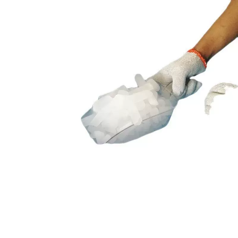 Экспериментируйте с маленьким льдом, используя сухой лед для экспериментов, дымите сухим льдом, эксперименты с сухим льдом, наука о сухом льде, научные эксперименты с сухим льдом, танцы.