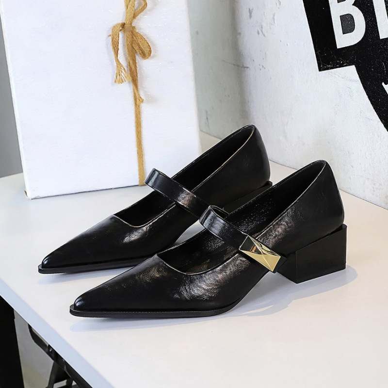 2838-2 European and American retro shallow mouth Mary Jane women's shoes thick heel pointed metal buckle word with temperament heel single shoes