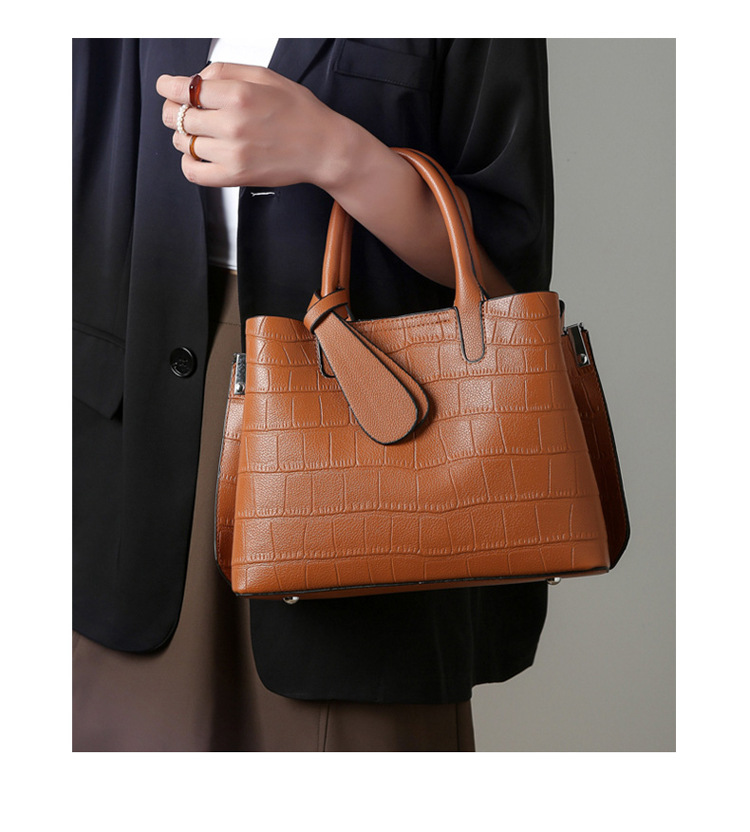 Women's Medium Pu Leather Crocodile Fashion Ornament Square Zipper Bag Sets display picture 23
