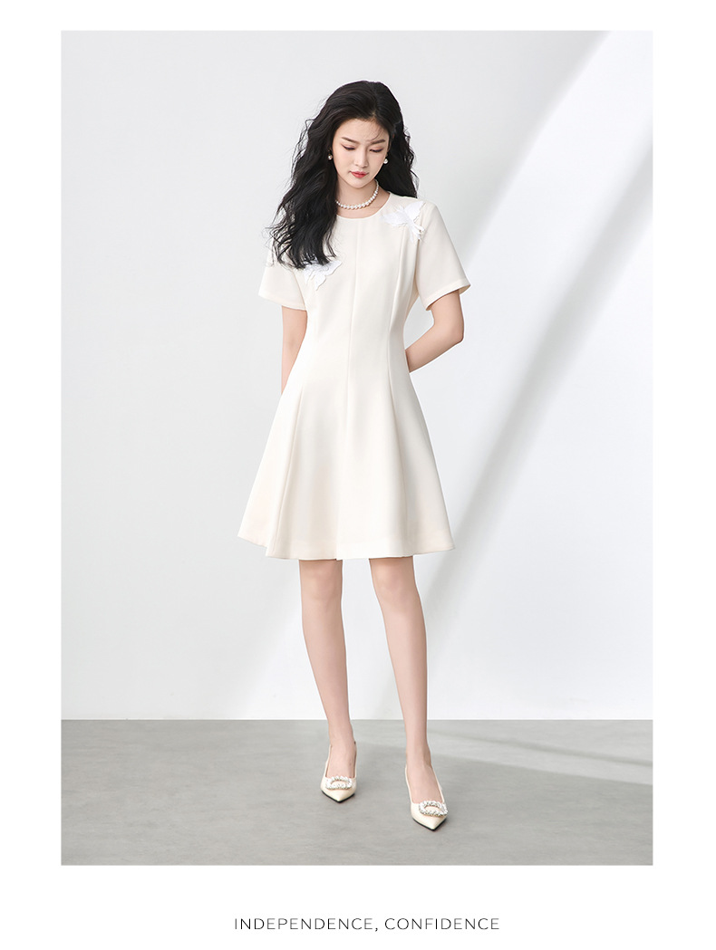Váy liền tay ngắn cổ tròn đính sequin nặng, thắt eo, phong cách quý phái — Màu đen chi tiết 12