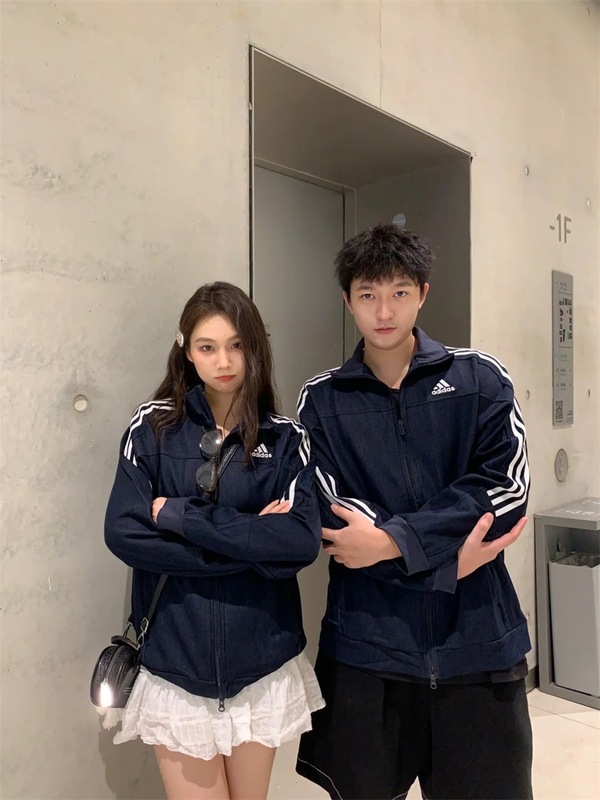 QQ糖国版三条杠刺绣外套休闲运动装男女长袖百搭情侣时尚拼接夹克|undefined