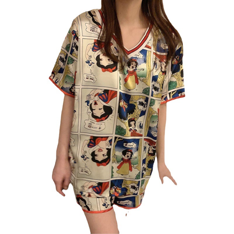 Pijamas de seda helada para mujer, verano 2024, nuevo estilo, pantalones cortos de manga corta, conjunto de cuello en V, ropa de casa, imitación de seda fina.