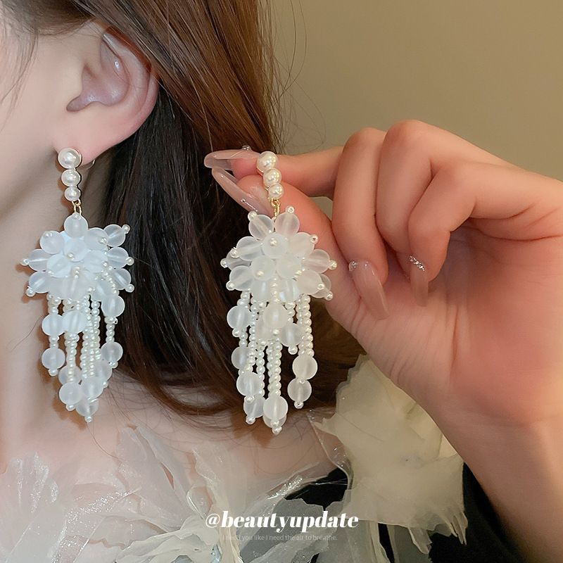 Pendientes de perlas de cristal de diamante de aguja de plata pendientes largos de lujo de Luz Retro europeo y americano pendientes dulces frescos de alto grado para mujeres