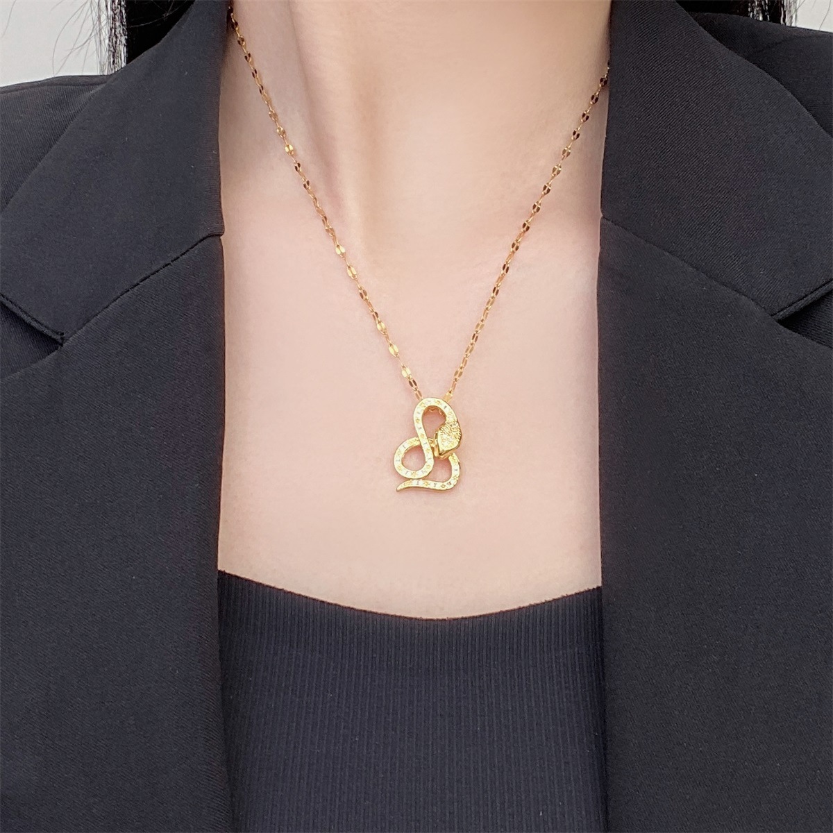 13g Weight Zircon Inlay Material Pendant Necklace Classification Stainless Steel Chain Material coffee bean chain Chain Type 1 Piece Quantity Daily Occasion Stainless Steel Material Snake Pattern Women'S Gender Inlay Design Simple Style Style Simple Style Snake Stainless Steel Inlay Zircon Pendant Necklace
