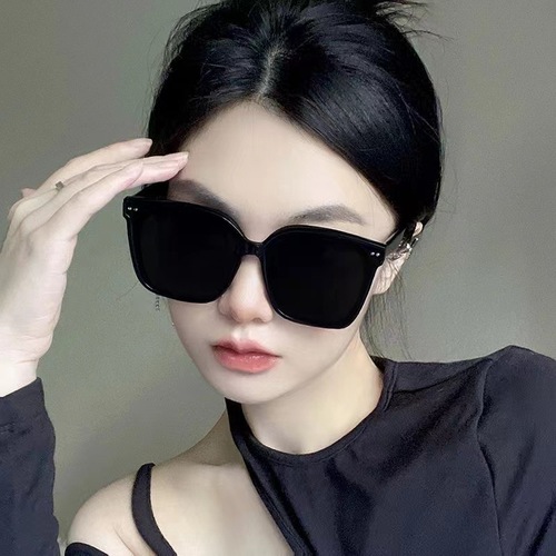 太阳眼镜时尚百搭新款米钉方形女士眼镜凹造型显瘦夏季太阳镜树脂
