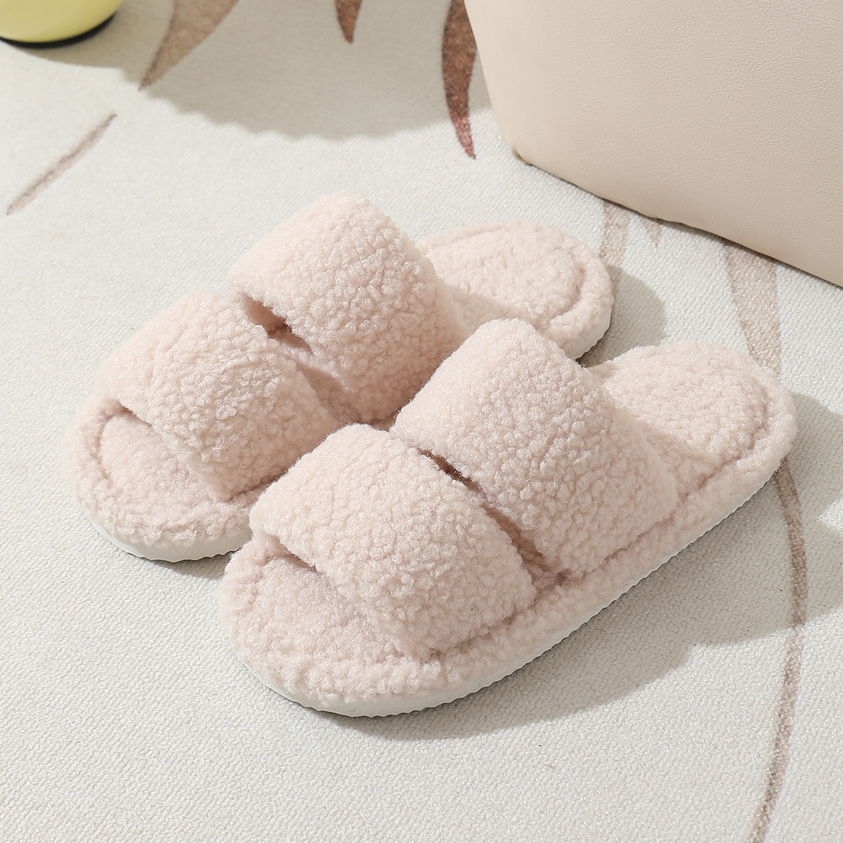 2026 otoño nuevas zapatillas zapatillas de lana plana de peluche de fondo suave zapatillas de algodón zapatillas cálidas para el hogar