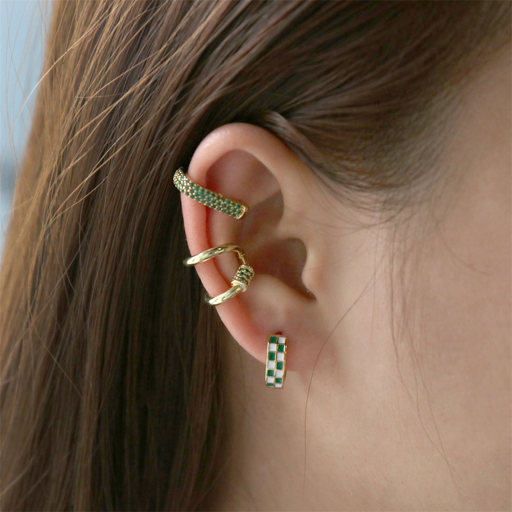 Fashion Retro Emerald Zircon Geometric Snake-shaped Gold Plated Ear Clip display picture 2