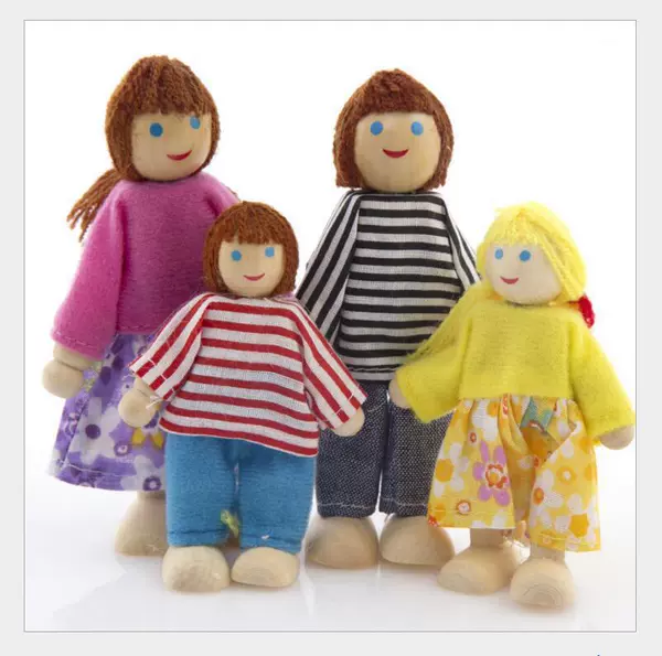 A family of 4 puppets