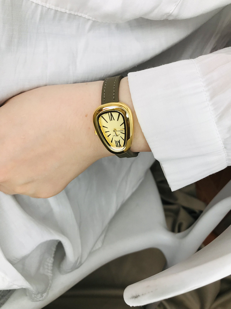 110g Weight Tempered Glass Mirror Material Genuine Leather Strap Material Watch Classification Pointer Display Type Buckle Buckle Style Oval Dial Shape Casual, Holiday Occasion Quartz Movement Solid Color Pattern All Seasons Season Women's Gender Vintage Style, Classic Style Style Vintage Style Classic Style Solid Color Buckle Quartz Watch Women's Watches 17