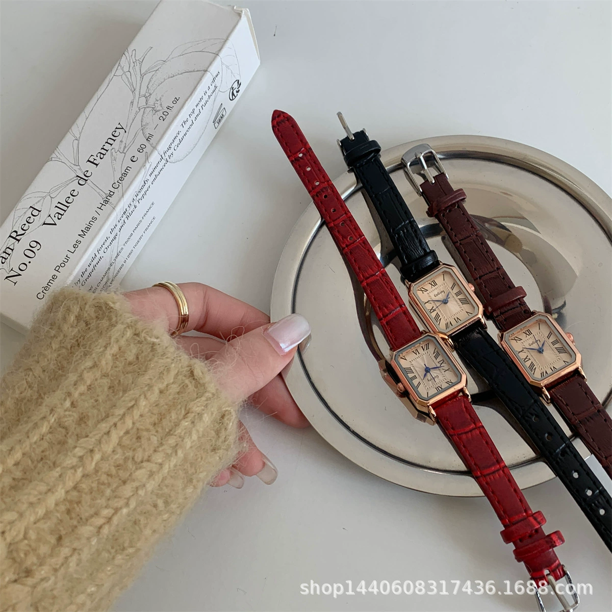Square Quartz Women's Watch, Small Elegant Design, Slim Strap (13.04 cm)
