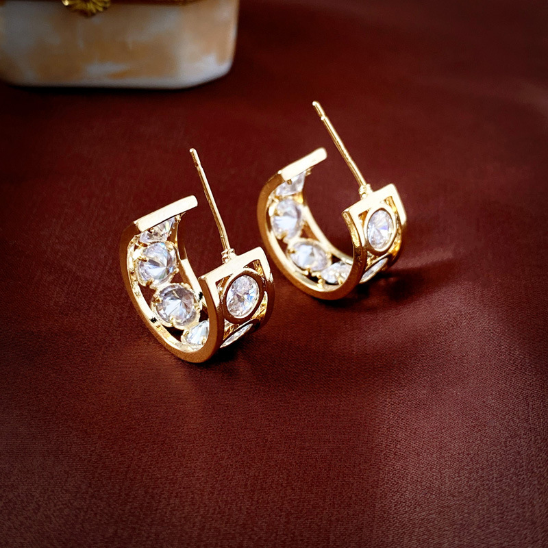 1 Pair Vintage Style Simple Style C Shape Plating Hollow Out Inlay Copper Zircon 14k Gold Plated Ear Studs display picture 10