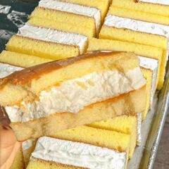 ココナッツ昔ながらのクリームケーキサンドイッチ朝食新鮮なパフパンペストリースナック全箱懐かしい食品朝食