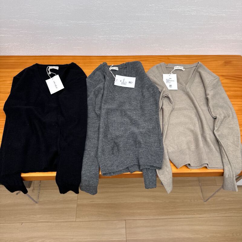 26 Trendy Brand Alright Then Wool Multi-color Solid Color V-neck Slim Fit Knit Sweater Simple Pullover Sweater 26 Trendy Brand Alright Then Wool Multi-color Solid Color V-neck Slim Fit Knit Sweater Simple Pullover Sweater