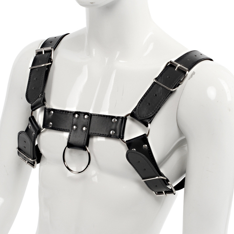 Arnés de correa de bondage, juguetes eróticos transfronterizos, arnés de pecho SM para hombres, arnés de pecho erótico de cuero para adultos de alta gama.