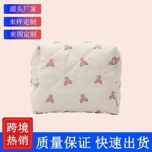 跨境新品定制绗缝小熊化妆包立体大容量美妆收纳 旅行通勤便携包