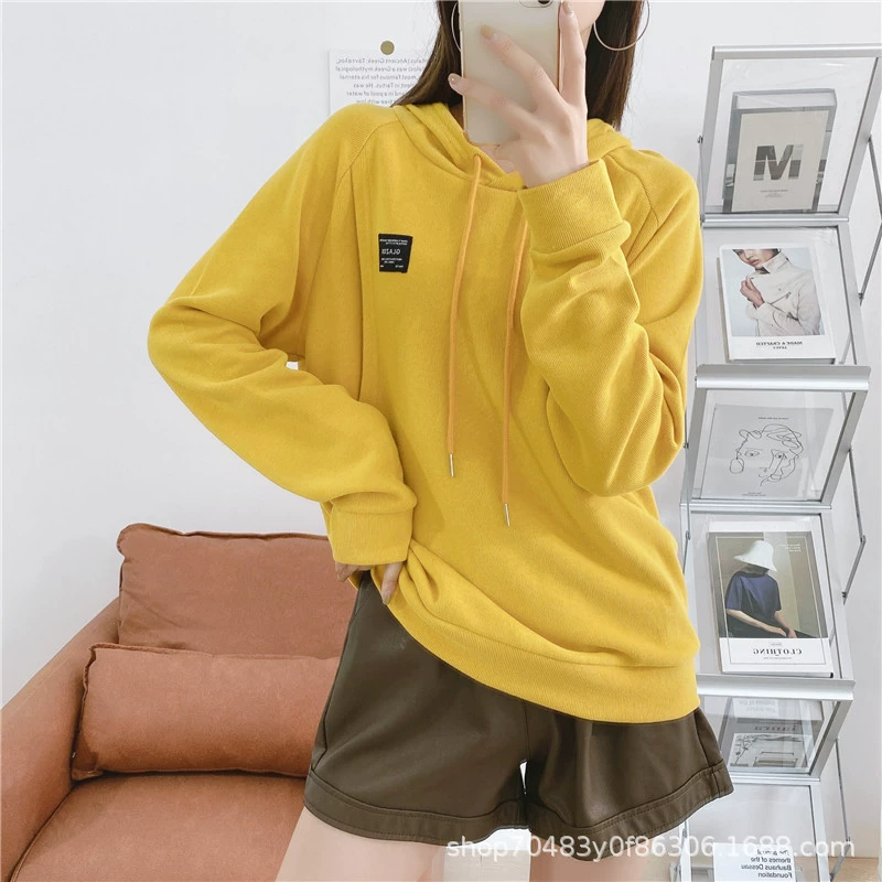 Весенняя и осенняя одежда для беременных выходит в роды