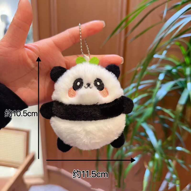 ネットの赤いかわいいパンダのペンダントのぬいぐるみのキーホルダーの公の子のカバンはアクセサリーのペンダントの人形を掛けます。|undefined