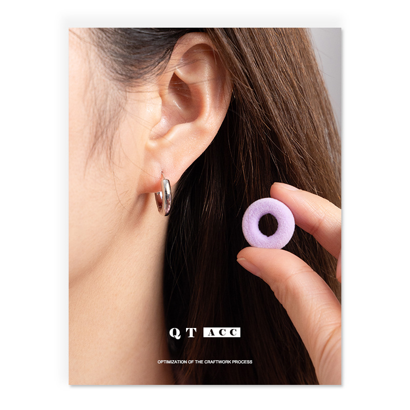 Europa y los Estados Unidos delicados alta sensación oro y plata color contrastante macarón simple estilo de invierno de otoño aretes de orejas de estilo de mujer