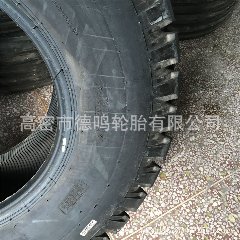 Suministro barato 15,0/70-18 base ancha suspensión empacadora neumático maquinaria agrícola neumático puede ser equipado con anillo de acero