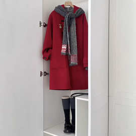 连帽牛角扣红色新年羊毛大衣韩版双兜绵羊毛外套温柔百搭YZ13
