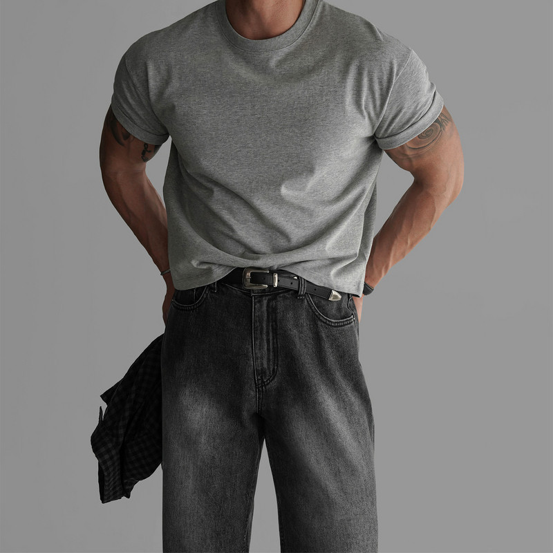 Light gray round-neck short-sleeve T-shirt for men, summer American style, heavy-duty slim-fit tee with cuffed sleeves, sports top Light gray round-neck short-sleeve T-shirt for men, summer American style, heavy-duty slim-fit tee with cuffed sleeves, sports top