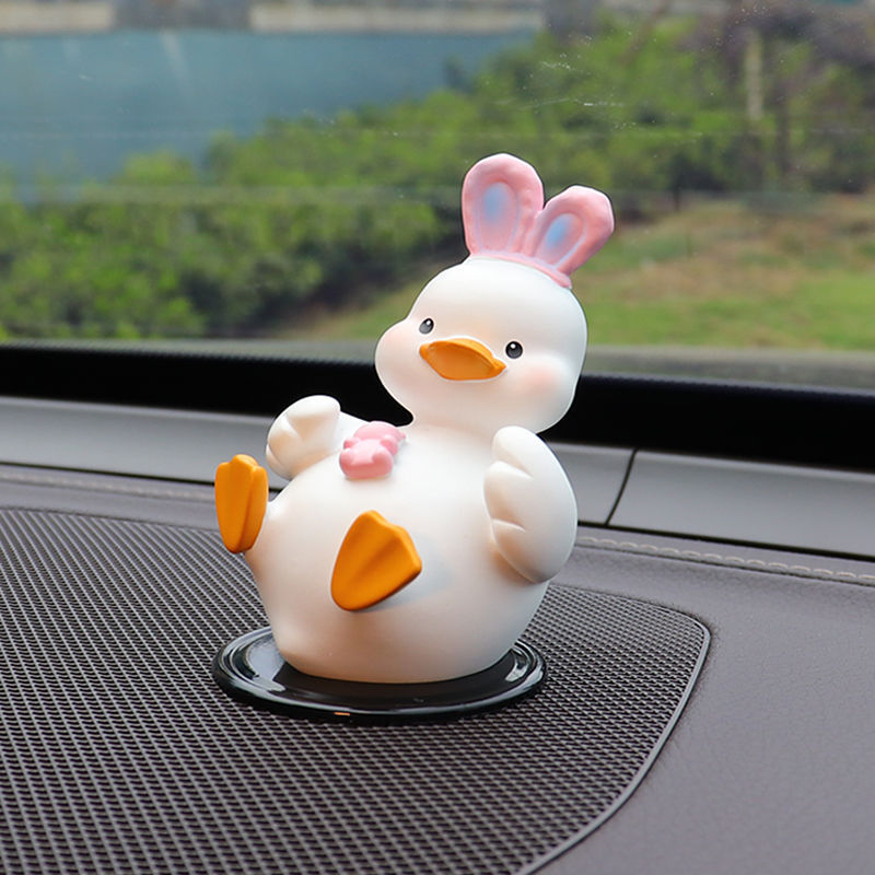 Décoration de tableau de bord de voiture créative et mignonne, petit canard tendance, décoration d'intérieur pour femmes_voghion.com