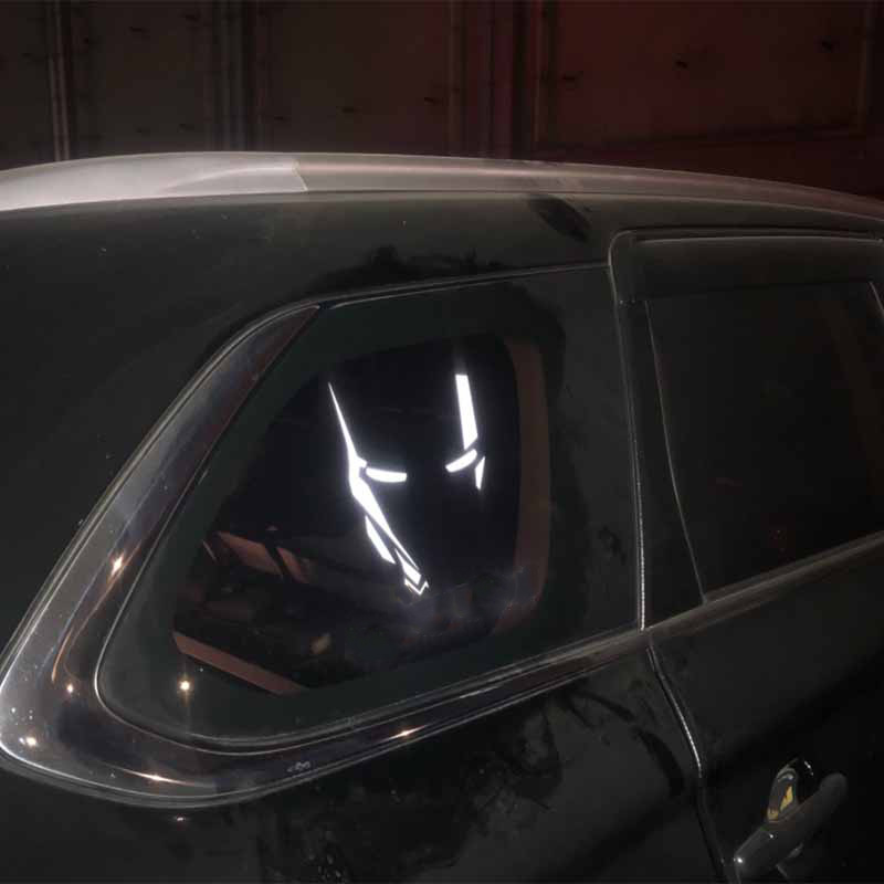 アニメvenom毒液車は自動車の窓ガラスの車体を貼ってオートバイの電気自動車の機関車を貼って光を反射します。|undefined