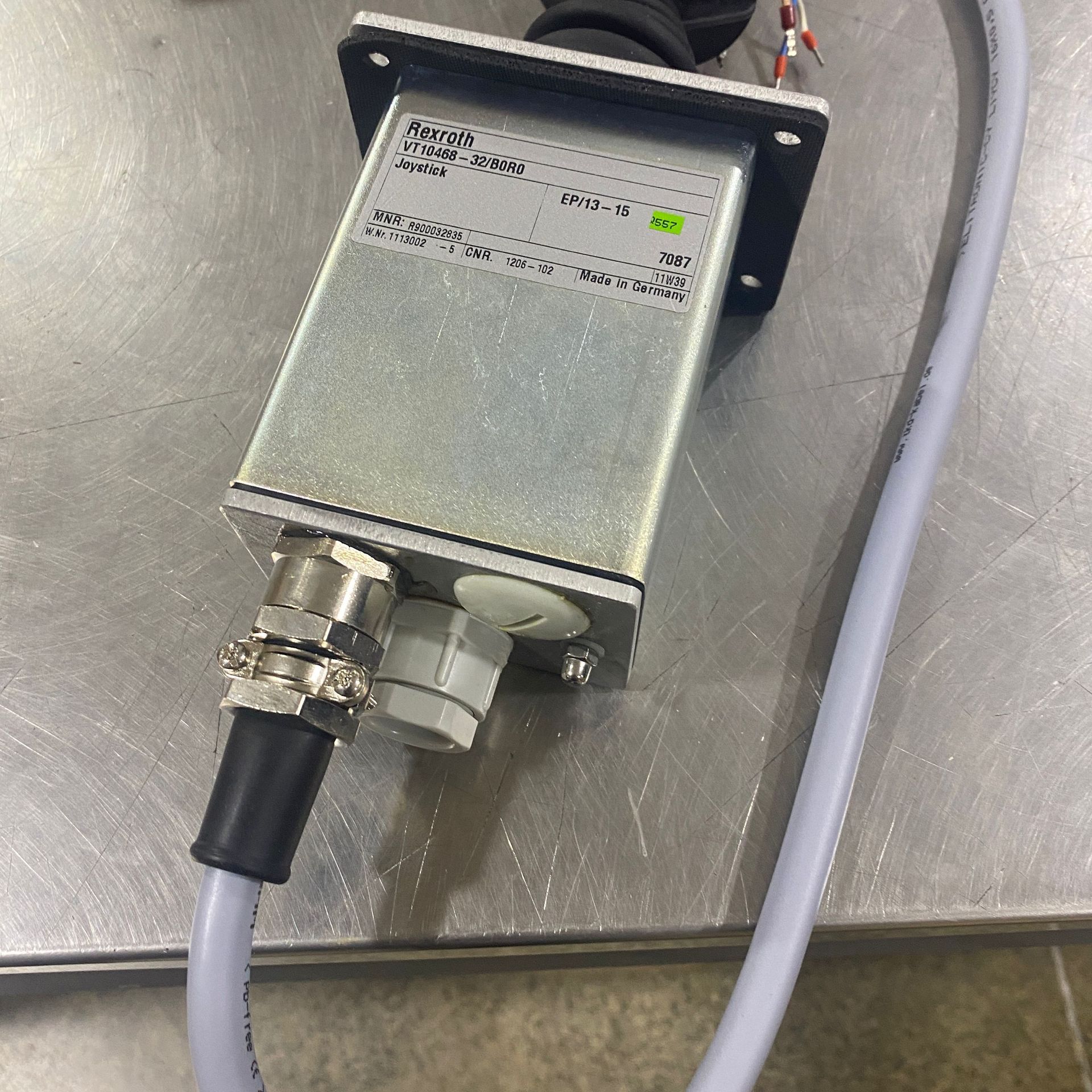 现货R900032835 VT10468-3X/B0R0力士乐手柄阀