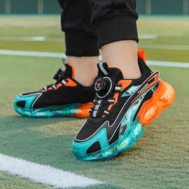 儿童鞋男童6-12岁春秋季新款网面透气软底运动鞋中大童纽扣跑步鞋