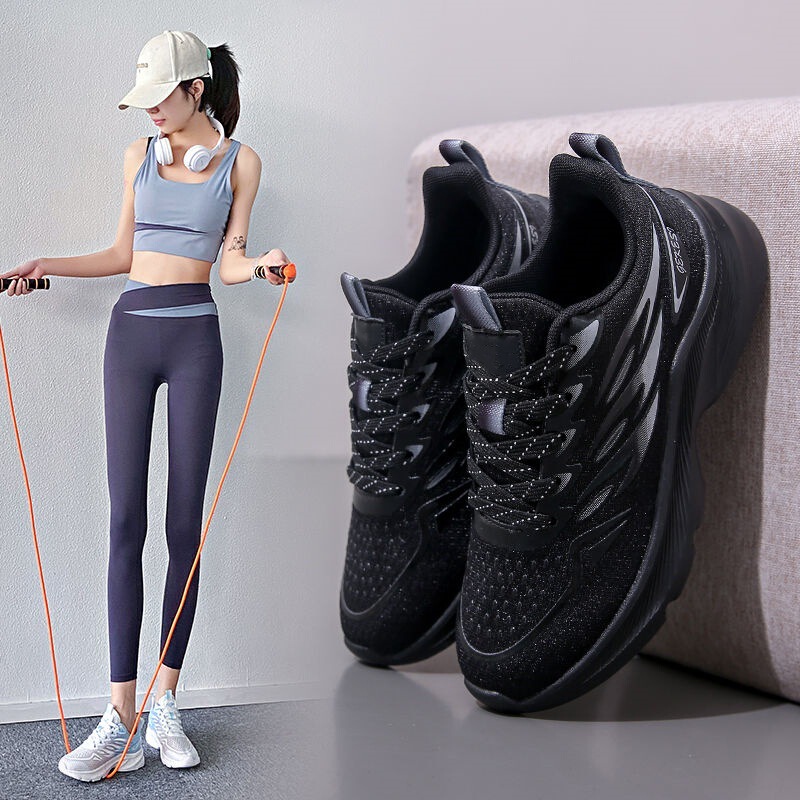 Brand Official Flagship Clearance Event Special Price Random Outdoor Running Shoes Comprehensive Training Men's Shoes and Women's Shoes at a Bargain Price