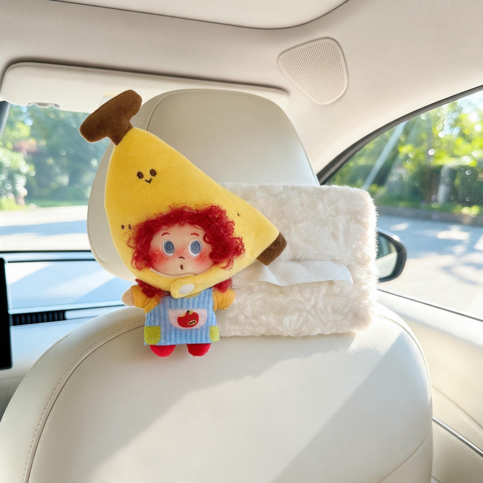 Curly hair, small freckles, car tissue box, 2026 new model, hanging tissue box for car rear headrest, stylish and elegant design for women