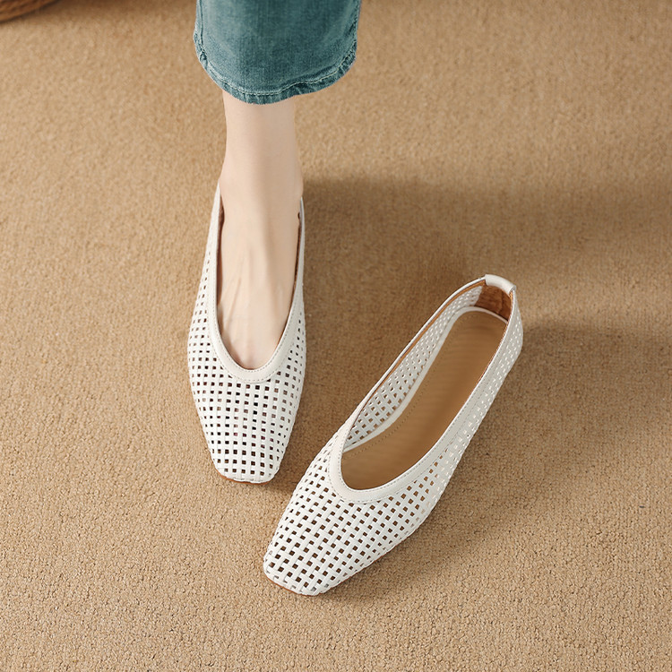 Sandal nữ mũi nhọn gót thấp lưới thoáng khí mũi khoét 2025 — Màu trắng nhạt, bạc chi tiết 17