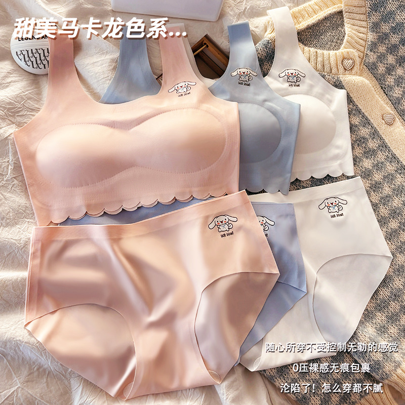 흔하지 않은 간단한 귀여운 소녀 학생 속옷 세트 여성의 편안한 무더운 중간 허리 소녀 브리프