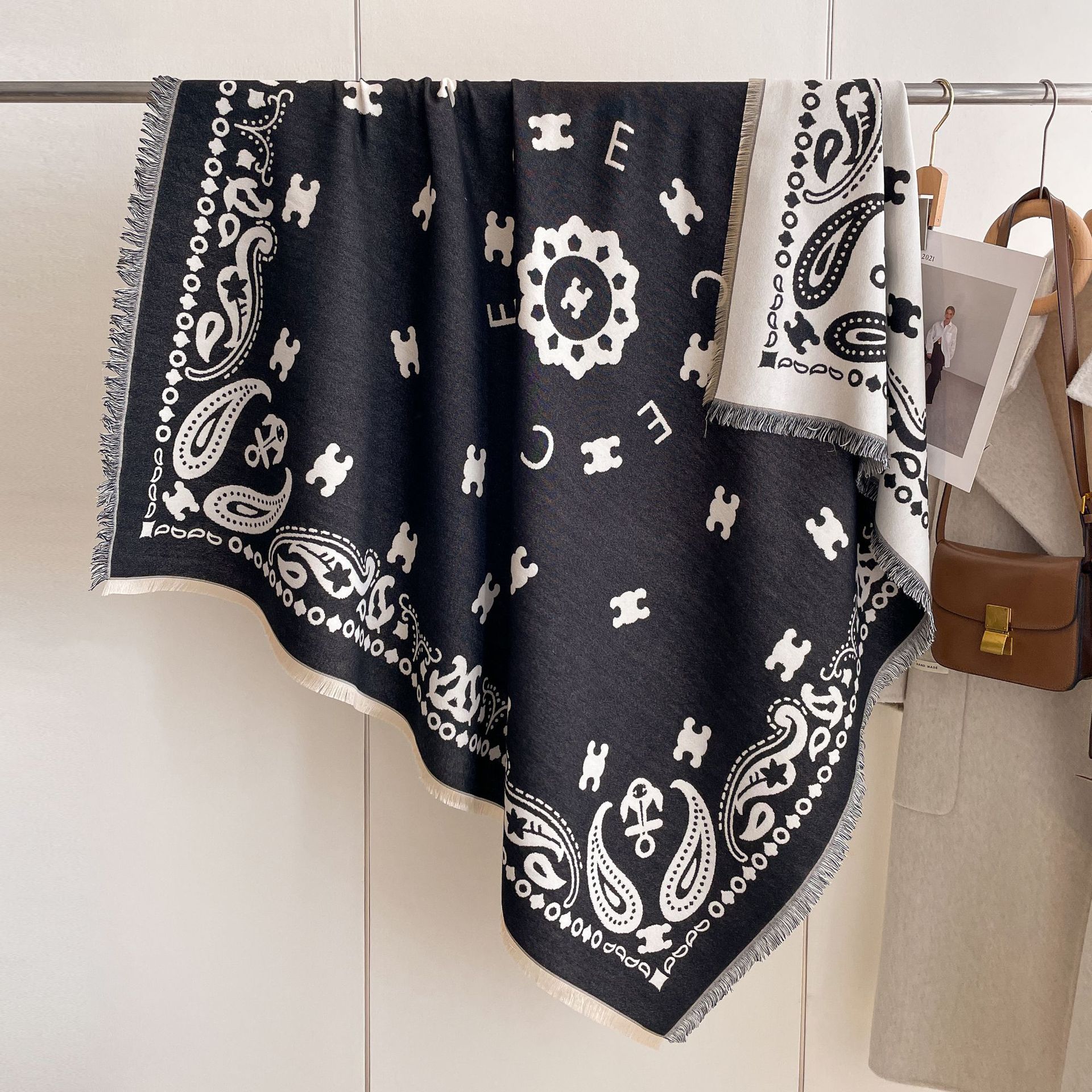 2024 otoño y invierno coreano clásico letras toallas simples versátiles nueva moda imitación de cachemira bufandas de calentamiento