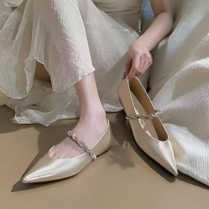 朱朱家金丝绒低跟尖头浅口单鞋女不累脚2025早秋新工作鞋26S1351|undefined
