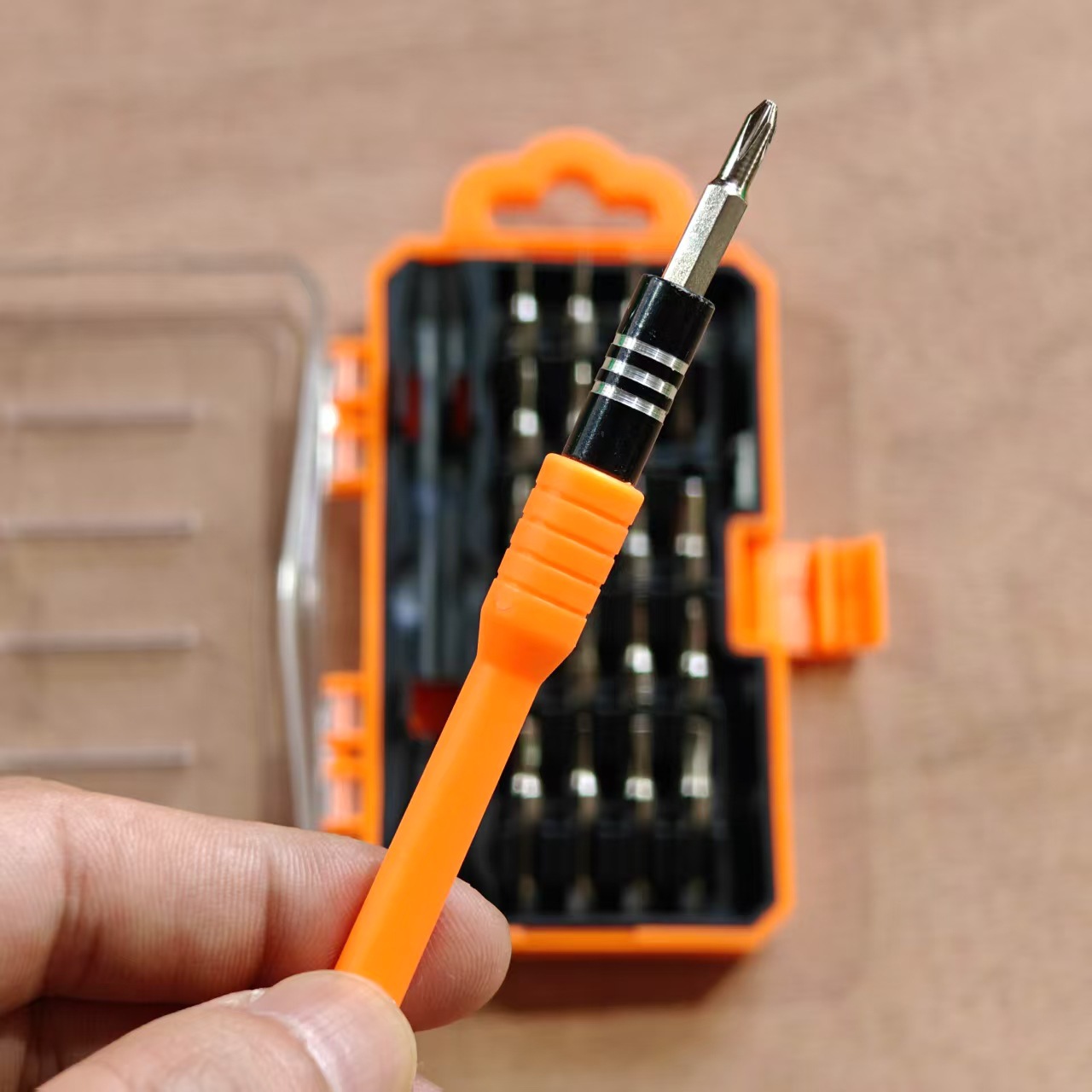 Suministro directo de fábrica de origen Herramientas de reparación de destornilladores multifuncionales Juego de destornilladores de hardware manual al por mayor transfronterizo