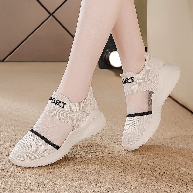 Fashionable universal breathable lightweight sneakers for leisure, comfortable footwear, made with flyknit technology, spring 2026 collection, for running