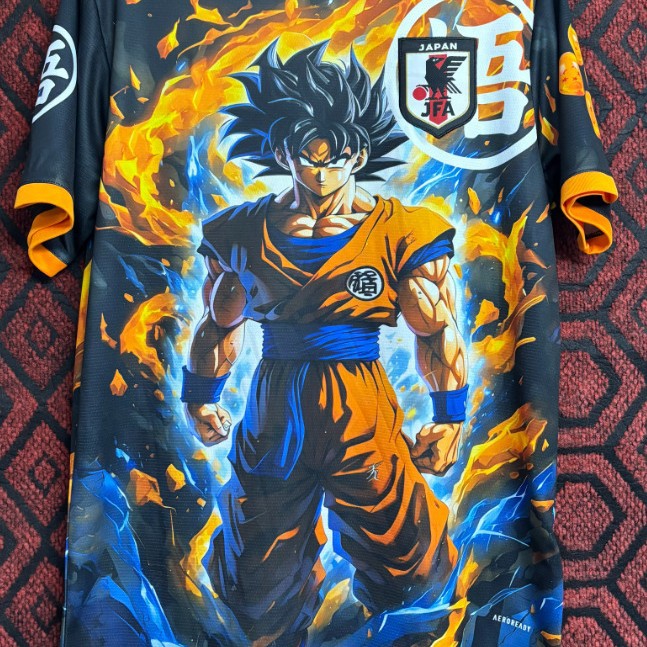 2425 Camiseta de fútbol japonesa Fans Anime Series Pirate Luffy Kakashi Goku Vegeta Super Saiyan
