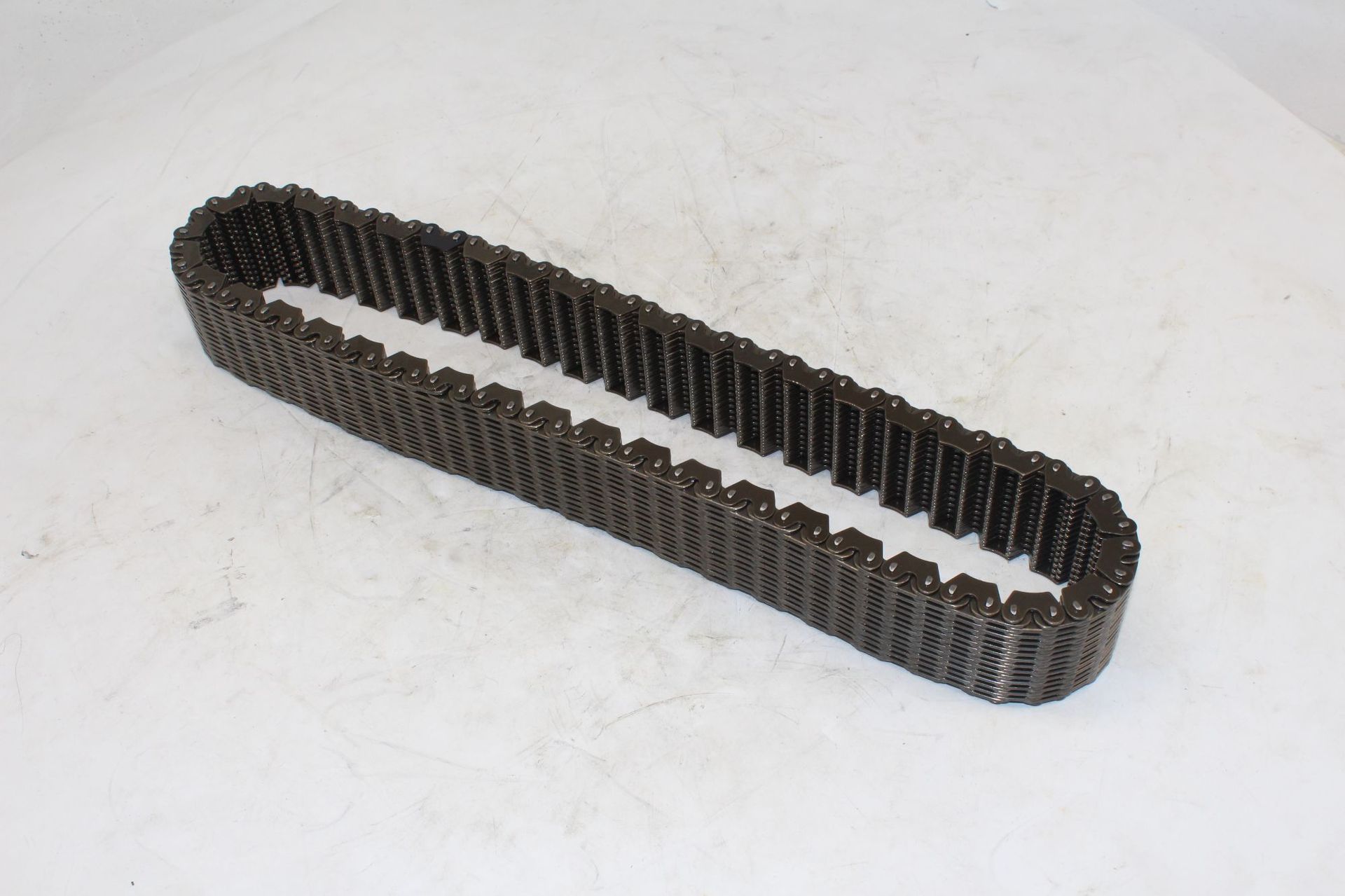 Suitable for Mercedes-Benz 166 chain, engine transmission system parts, available for wholesale