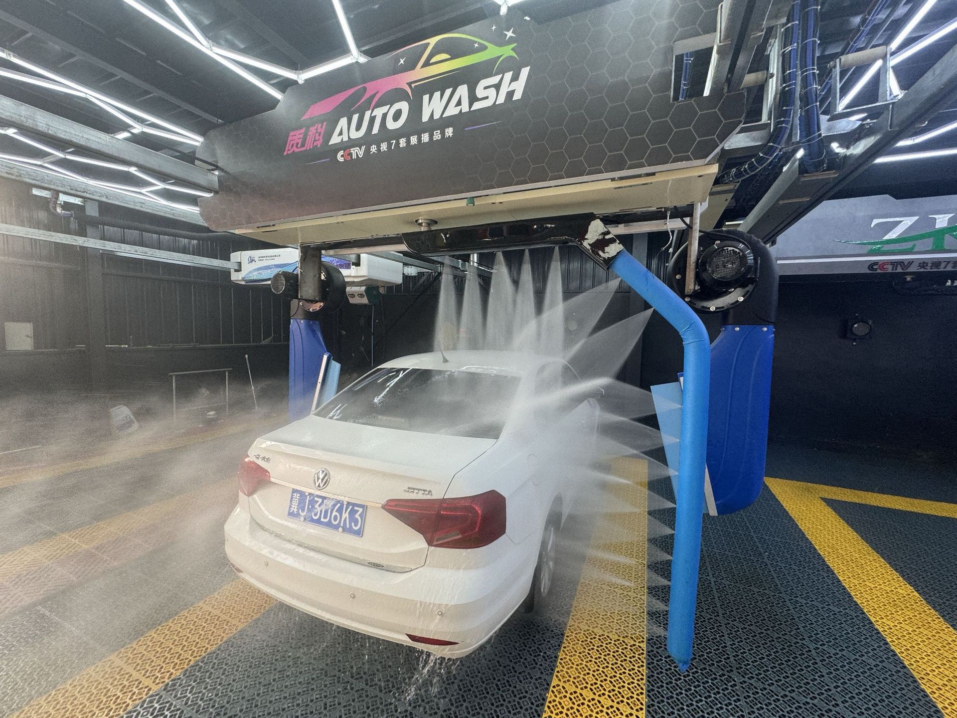 Manufacturers supply full-automatic car washing machine computer intelligent high-pressure foam non-contact commercial water wax air-dried and free of rubbing