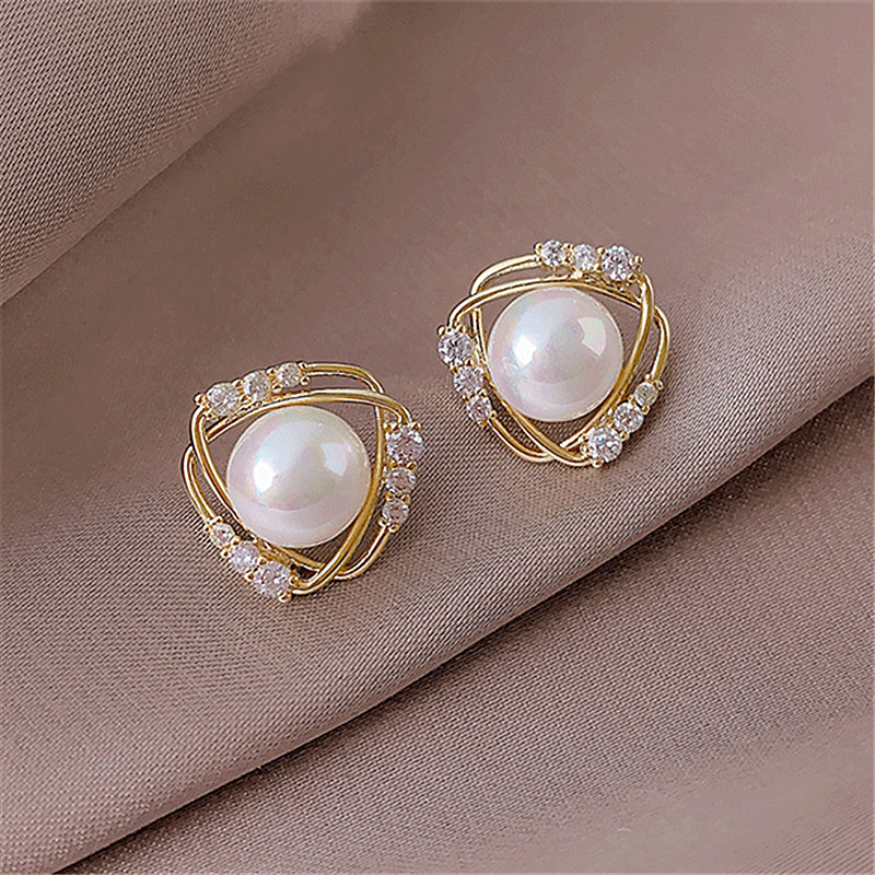 Fashion hollow triangle diamond earrings wholesale